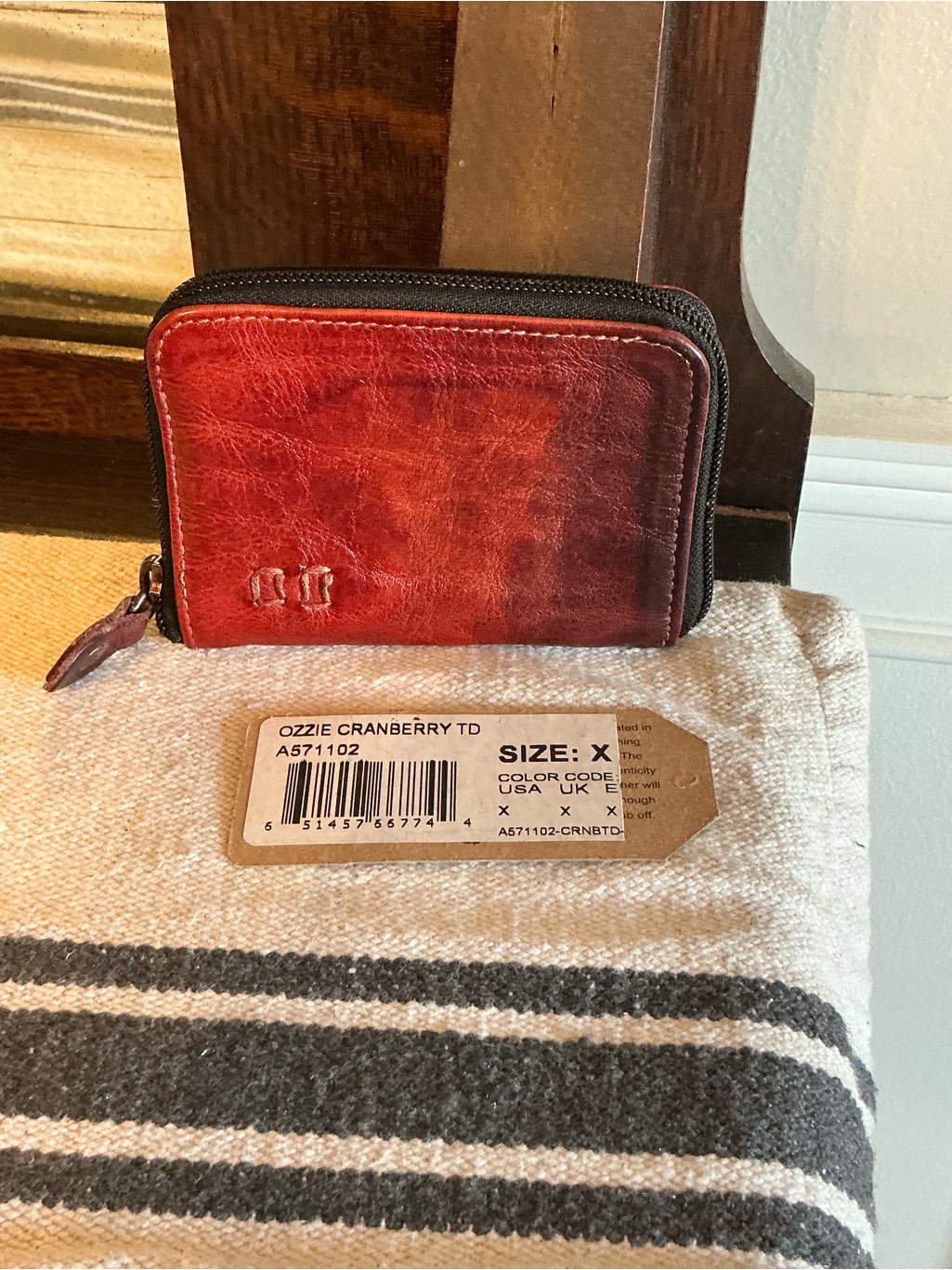 Nwt Bed Stu Leather Ozzie Zip Around Wallet Cranberry Red Retail $120 — image 4 of 8